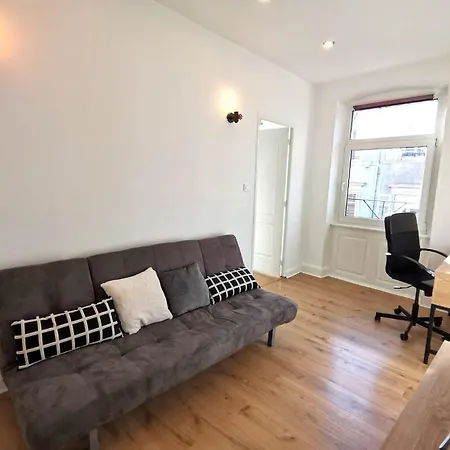 Appart Industriel A 5 Min A Pieds De La Gare Apartment *