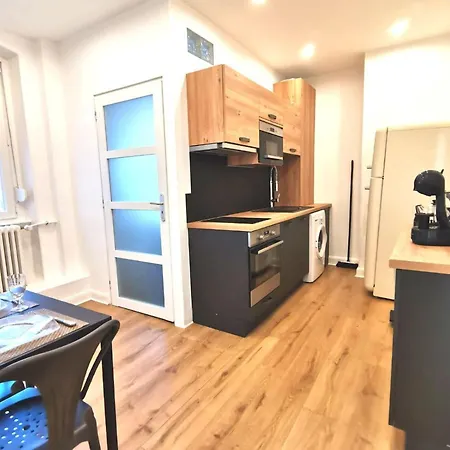 Appart Industriel A 5 Min A Pieds De La Gare Apartment