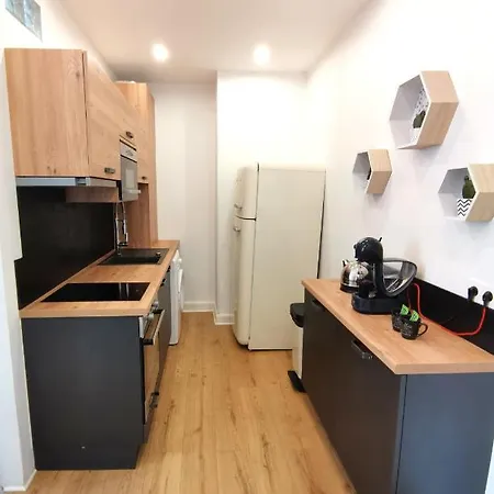 Appart Industriel A 5 Min A Pieds De La Gare Apartment